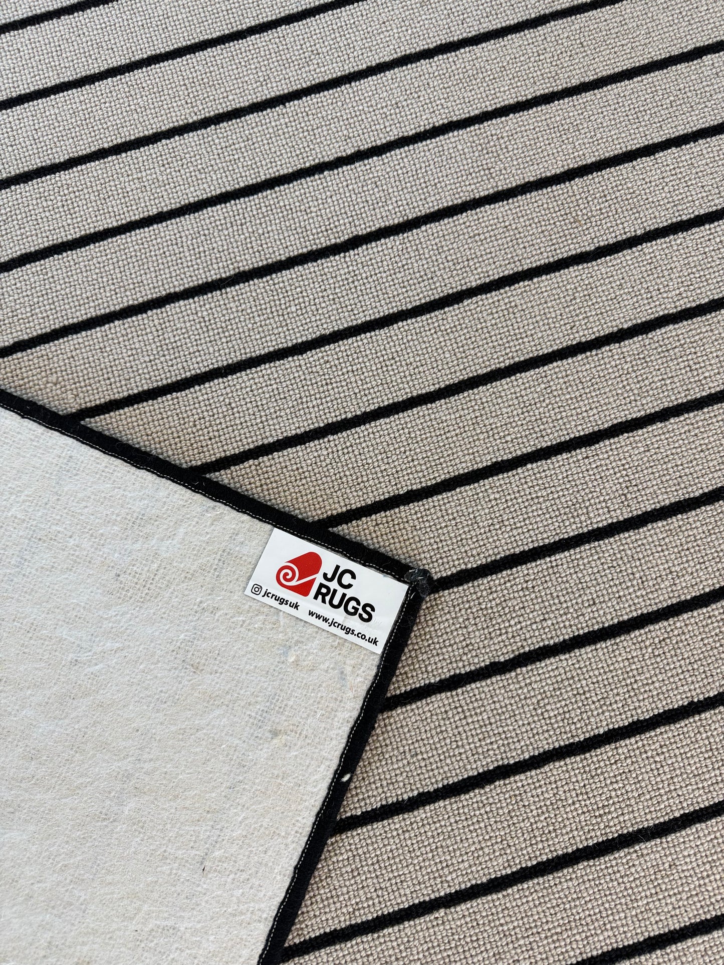 Oreo 100% wool rug 210cm x 266cm