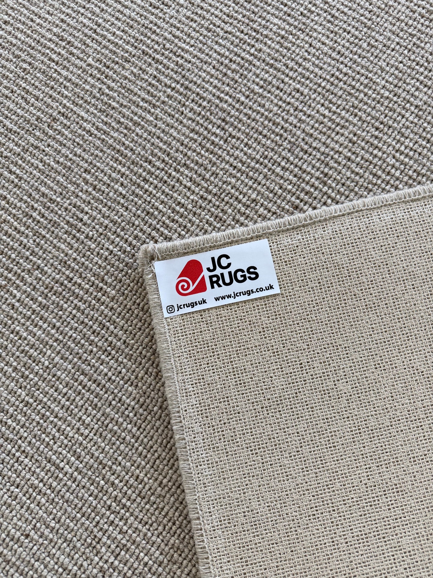 Hessian 100% wool rug 236cm x 328cm