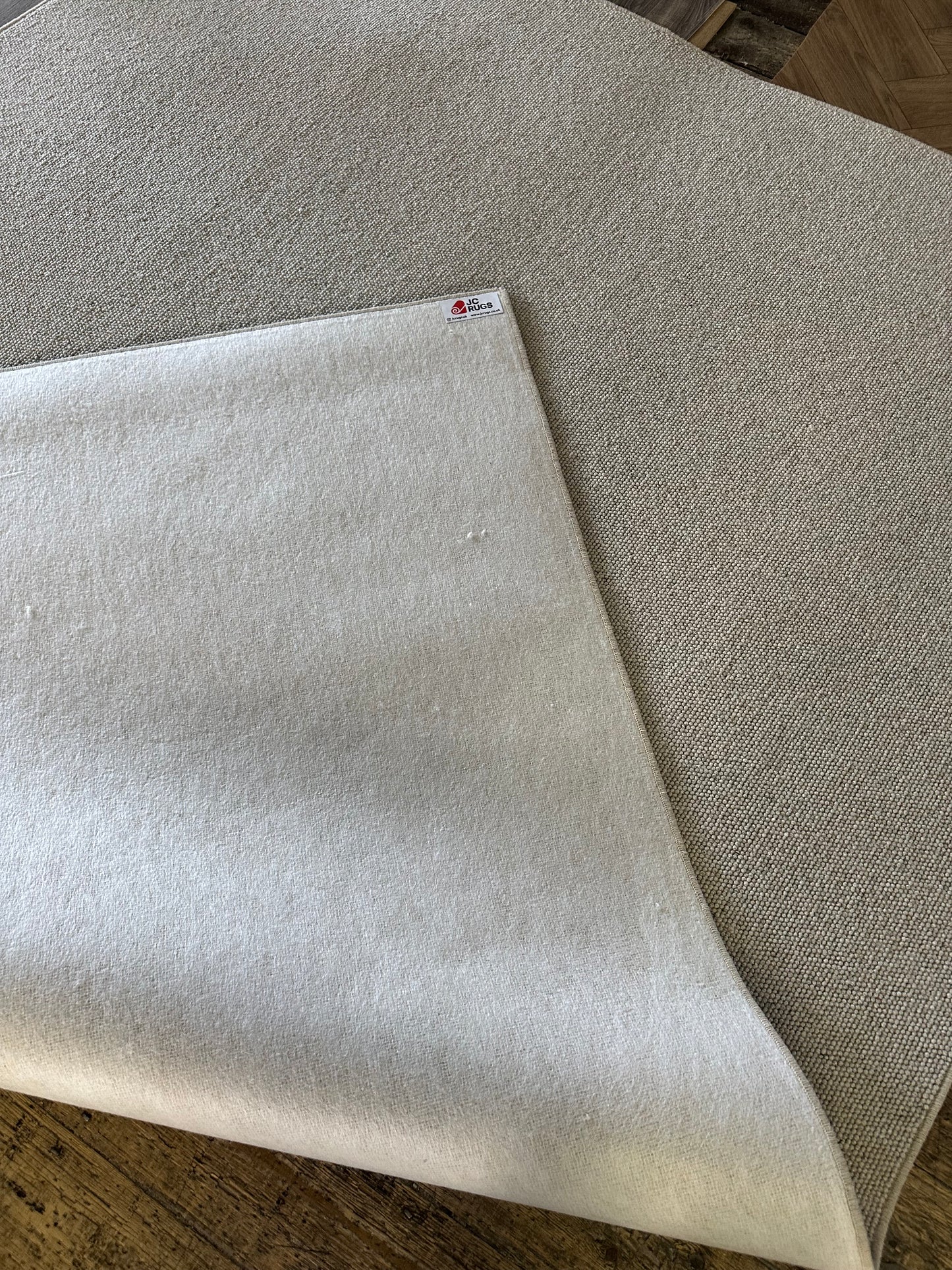 Pumice 100% wool rug 235cm x 328cm