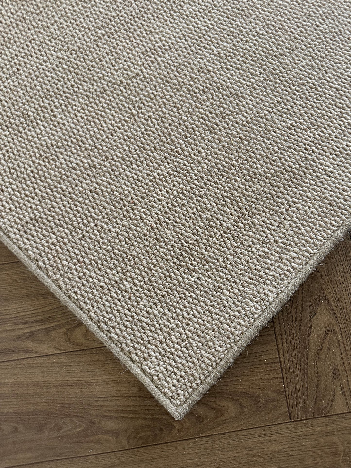 Pine 100% wool rug 188cm x 280cm