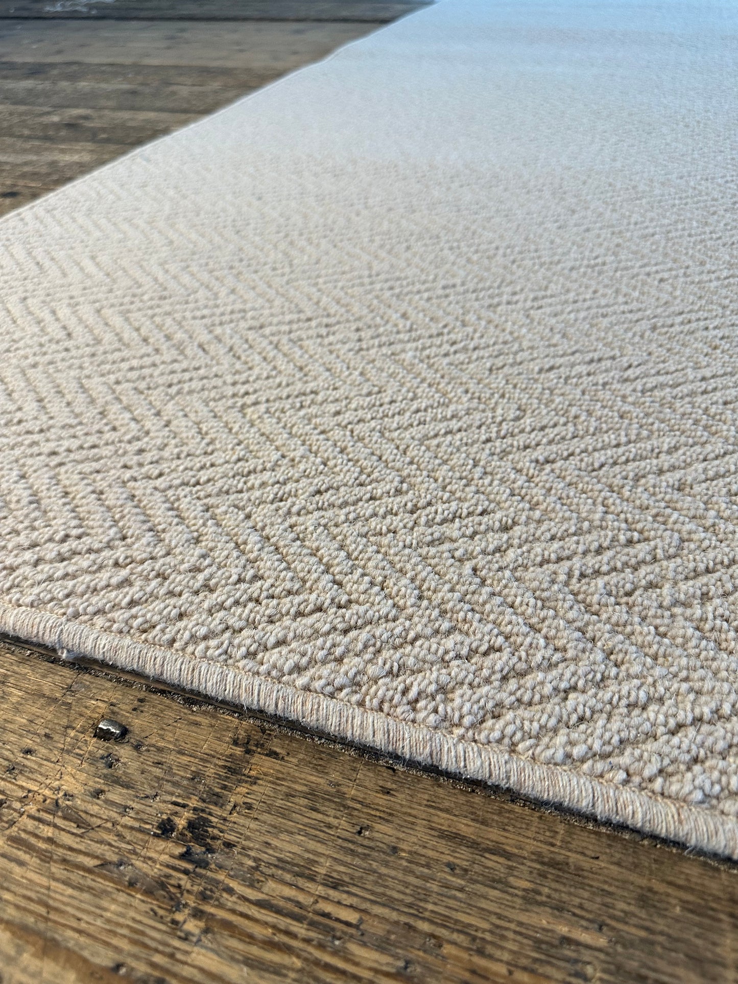 Herringbone 100% wool rug 190cm x 260cm