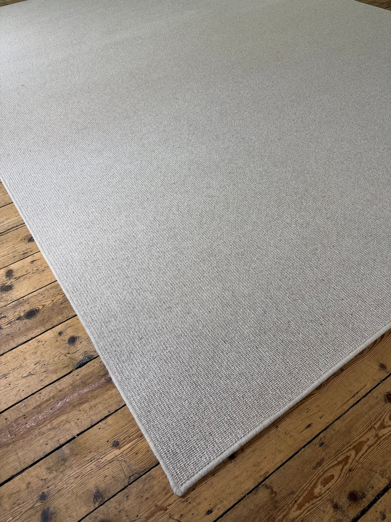 Hessian 100% wool rug 290cm x 400cm