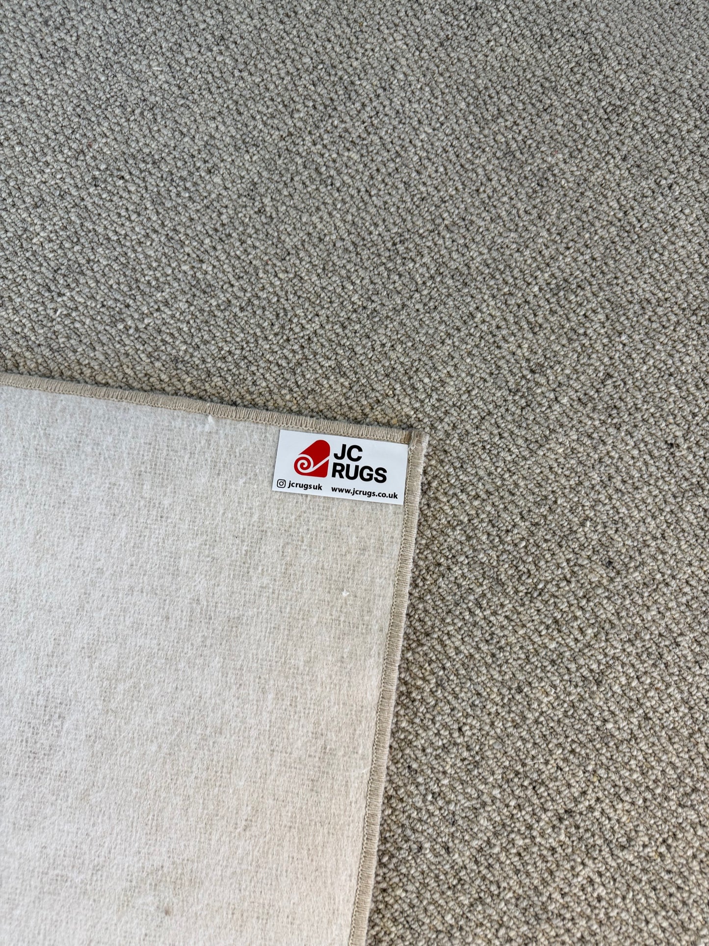 Bone 100% wool rug 250cm x 330cm