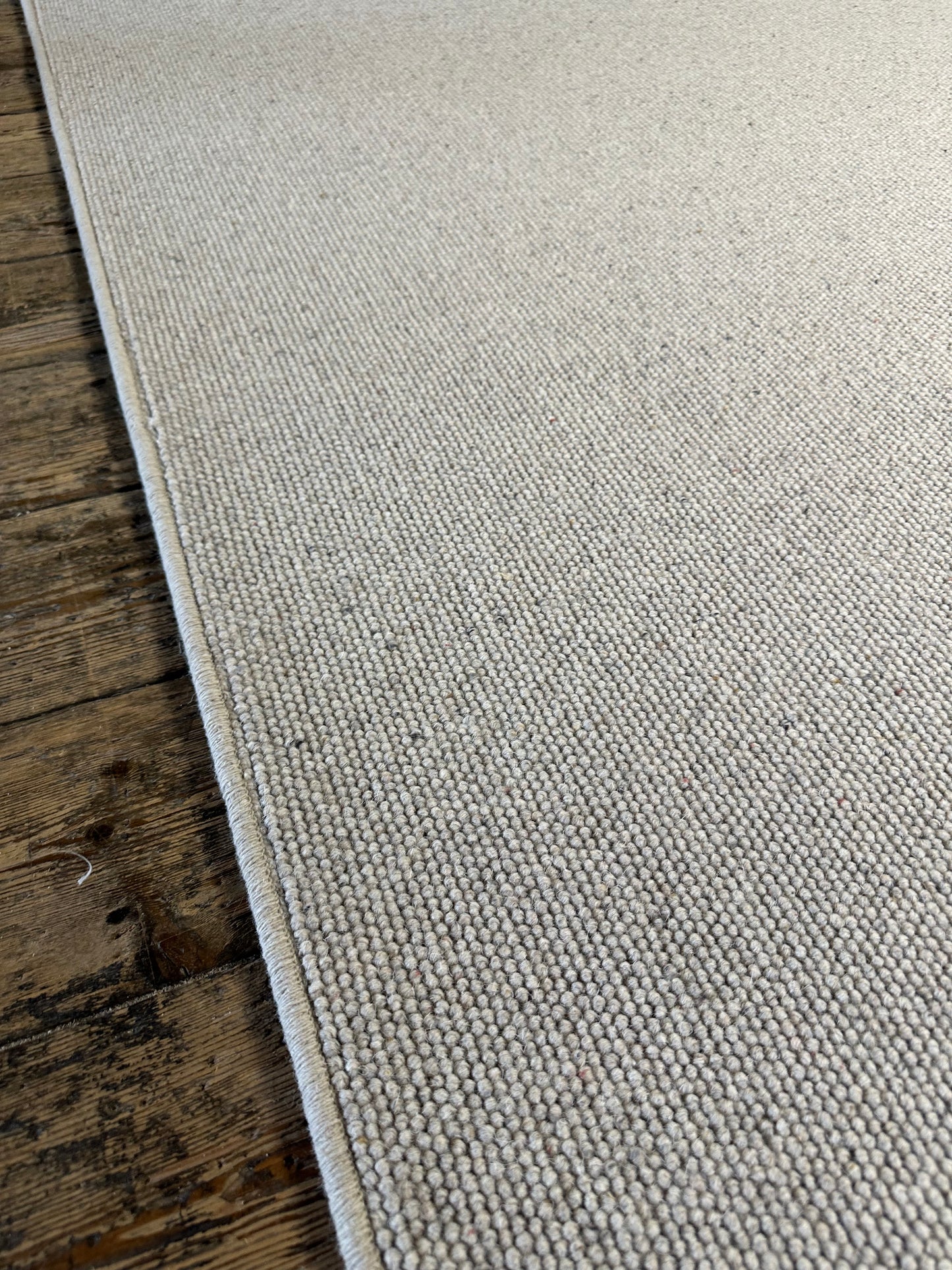 Pumice 100% wool rug 235cm x 328cm