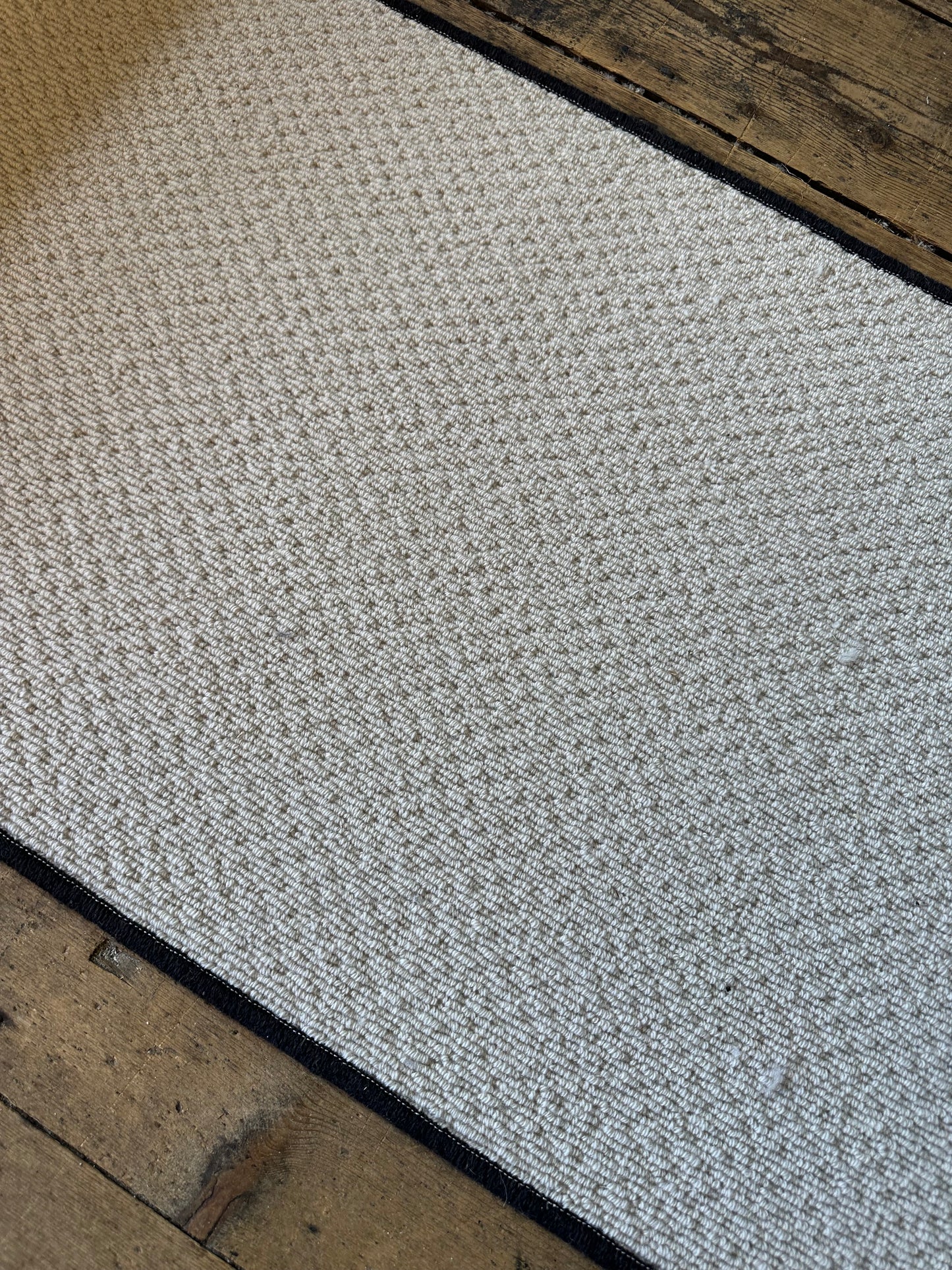 Light beige 100% wool 12 steps