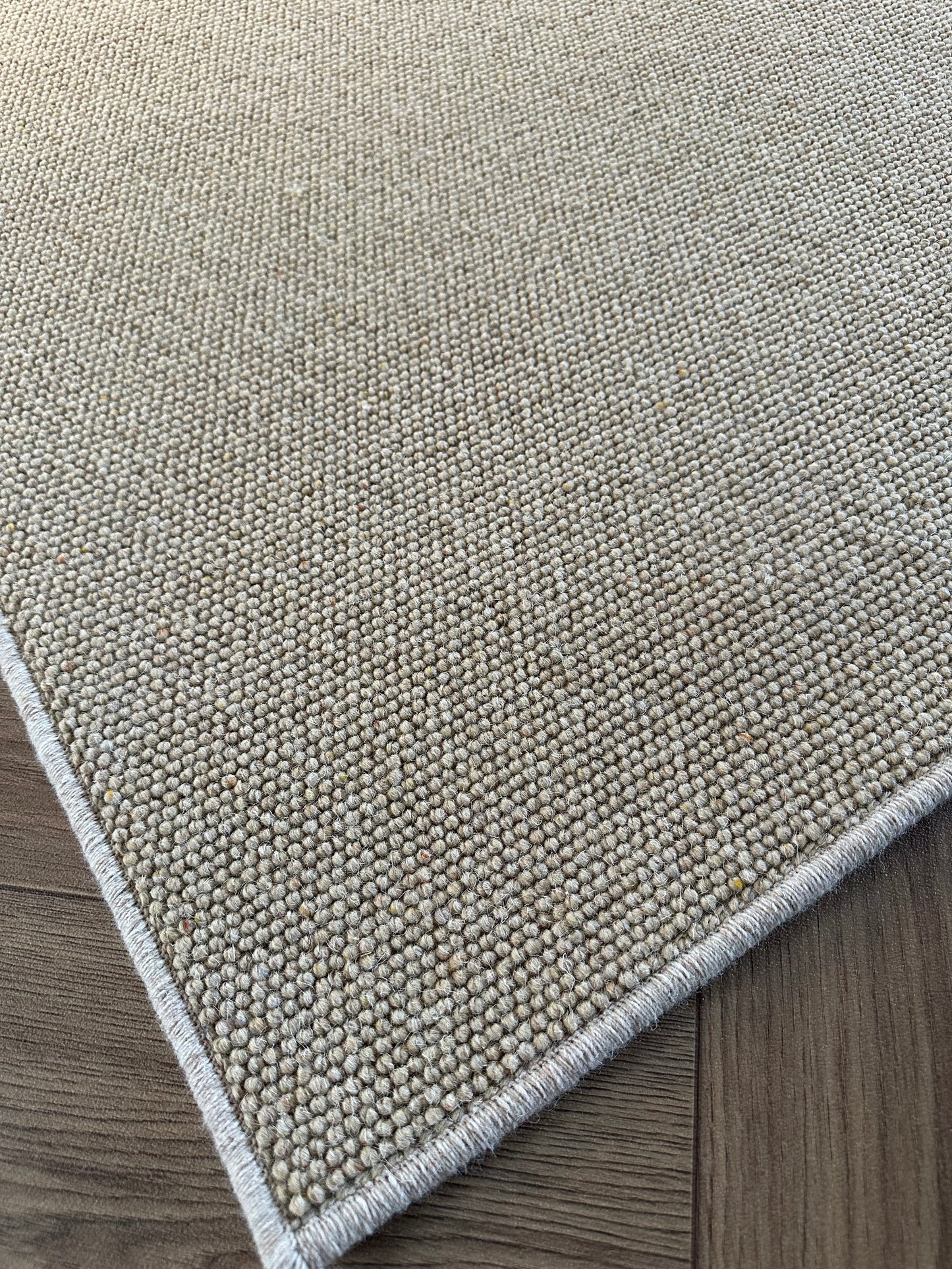 Honey gold 100% wool rug 190cm x 260cm