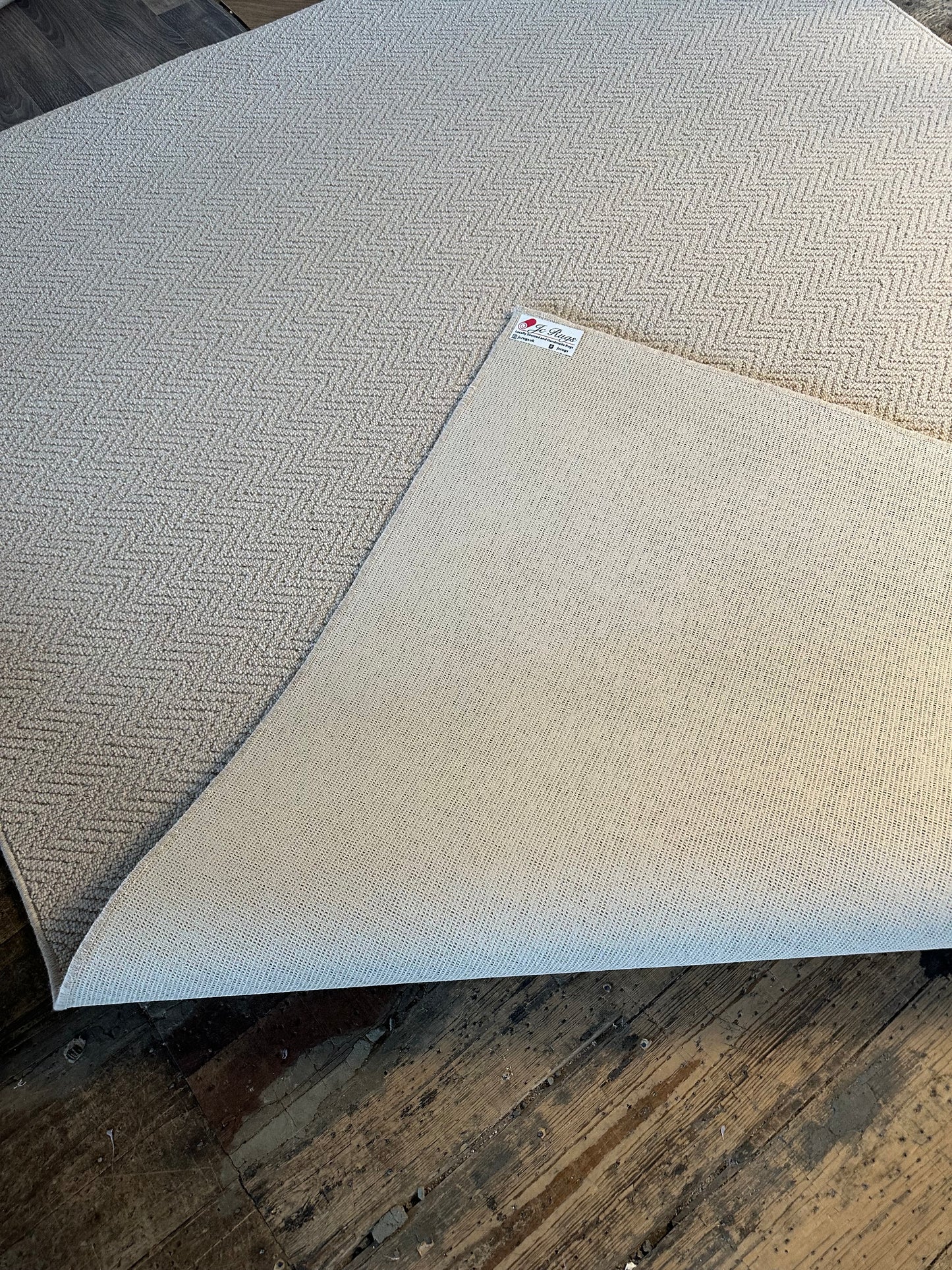 Herringbone 100% wool rug 190cm x 260cm