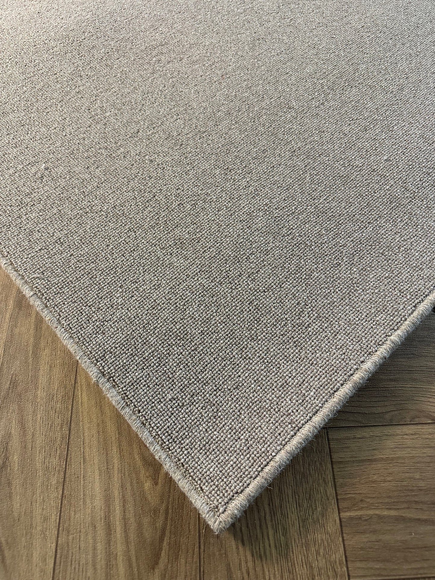 Fenwick 100% wool rug 160cm x 230cm