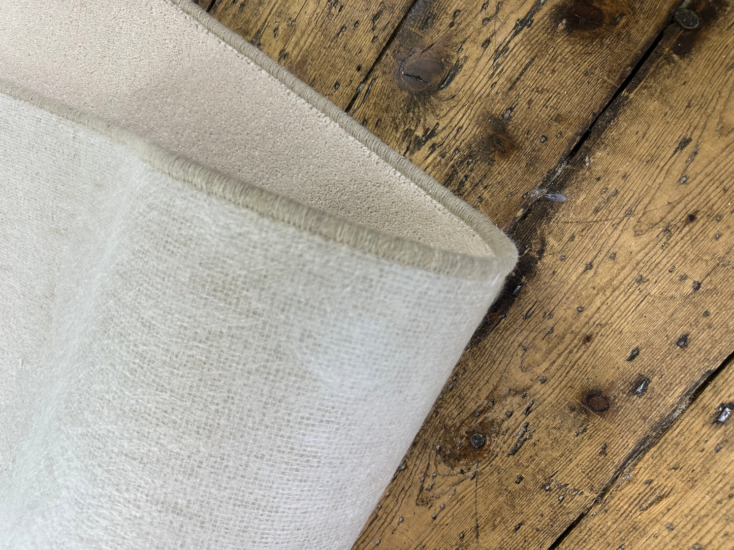 Jasmin white wool rug 242cm x 358cm