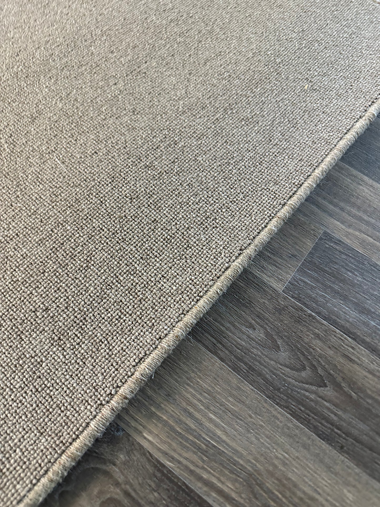Fenwick 100% wool rug 160cm x 230cm