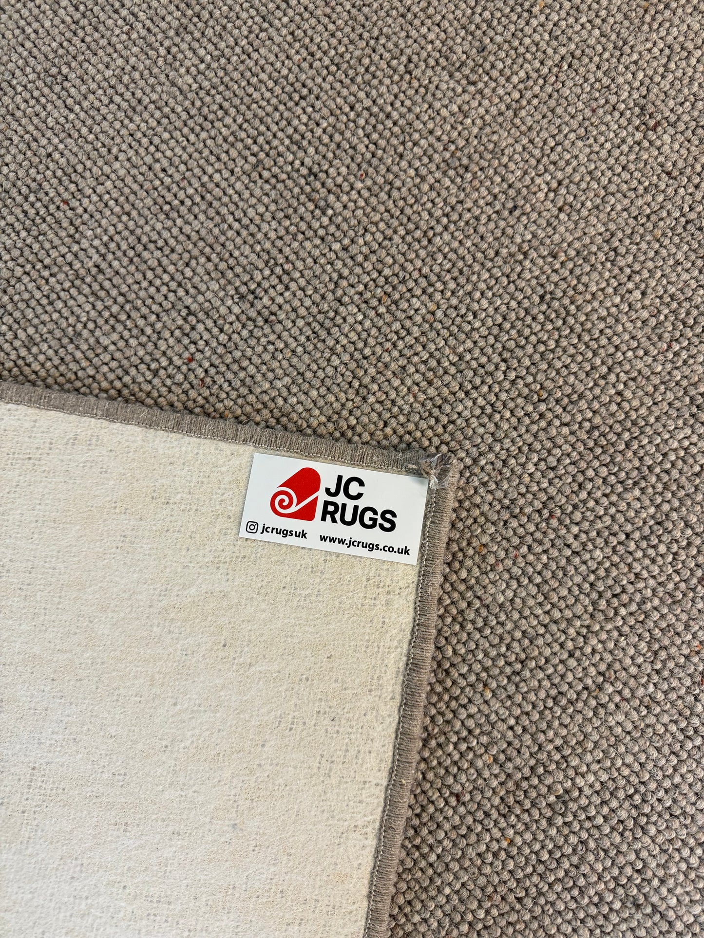 Dapper 100% wool rug 260cm x 360cm