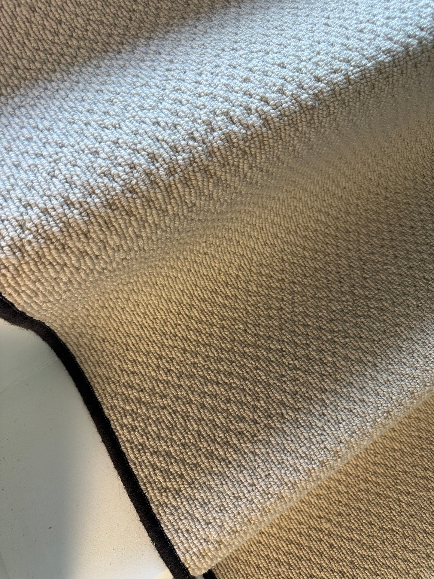 Light beige 100% wool 12 steps
