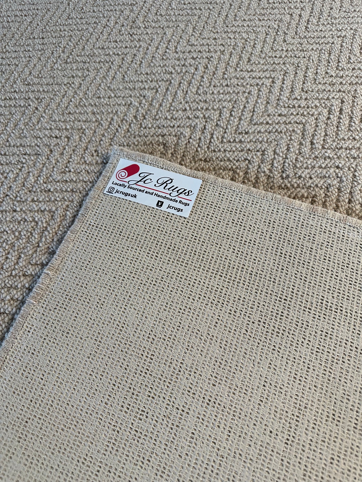 Herringbone 100% wool rug 190cm x 260cm