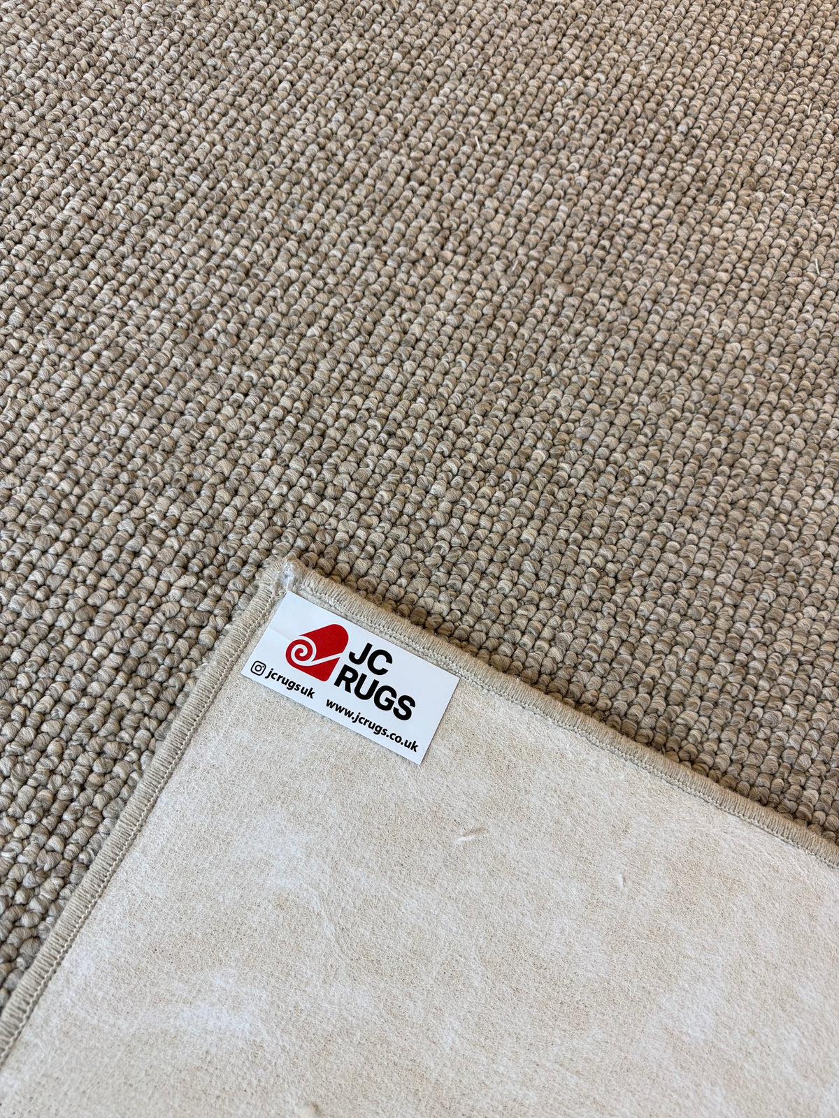 Heirloom 100% polypropylene rug 200cm x 293cm