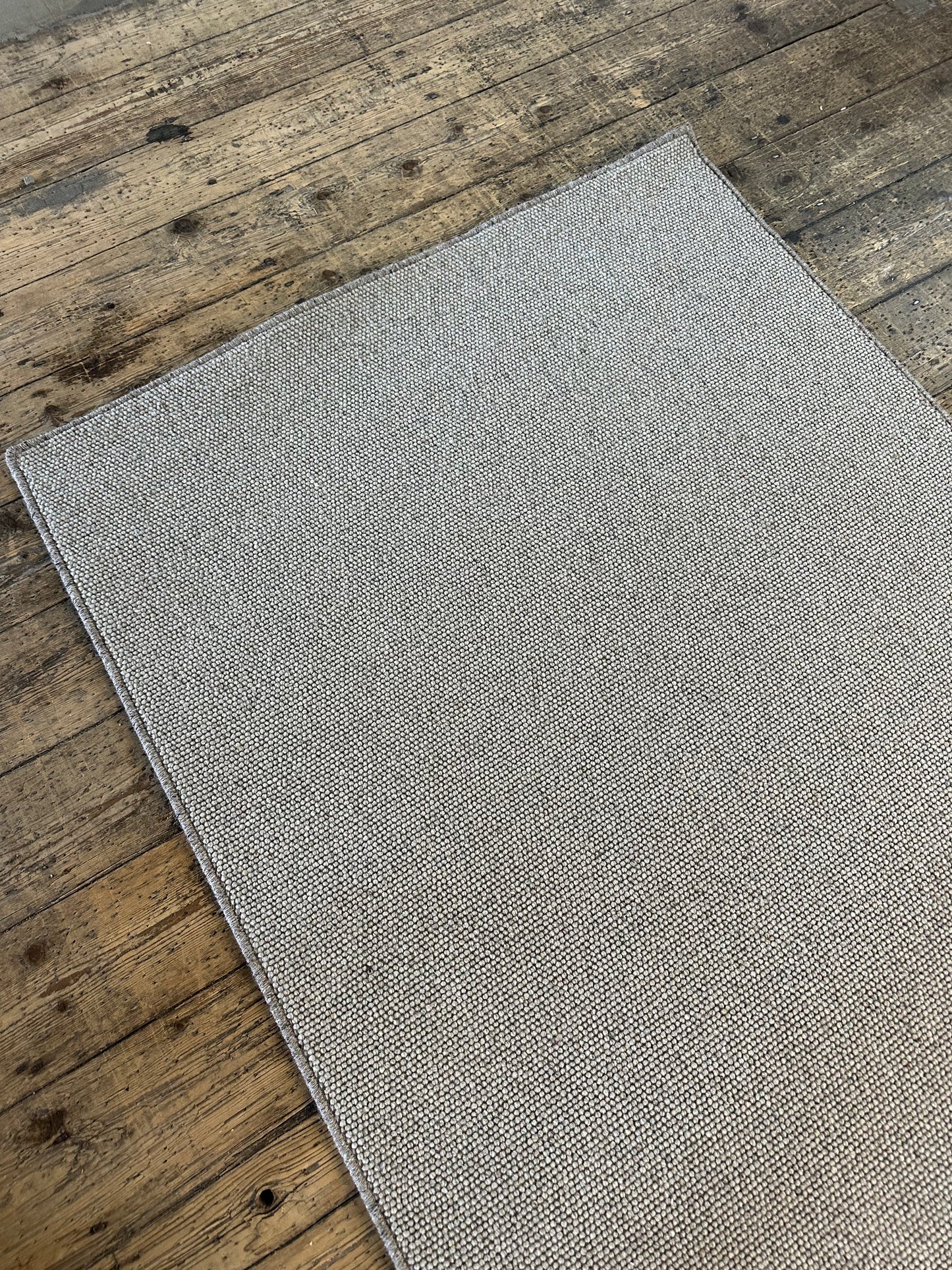 Pewter 100% wool small rug 114cm x 211cm