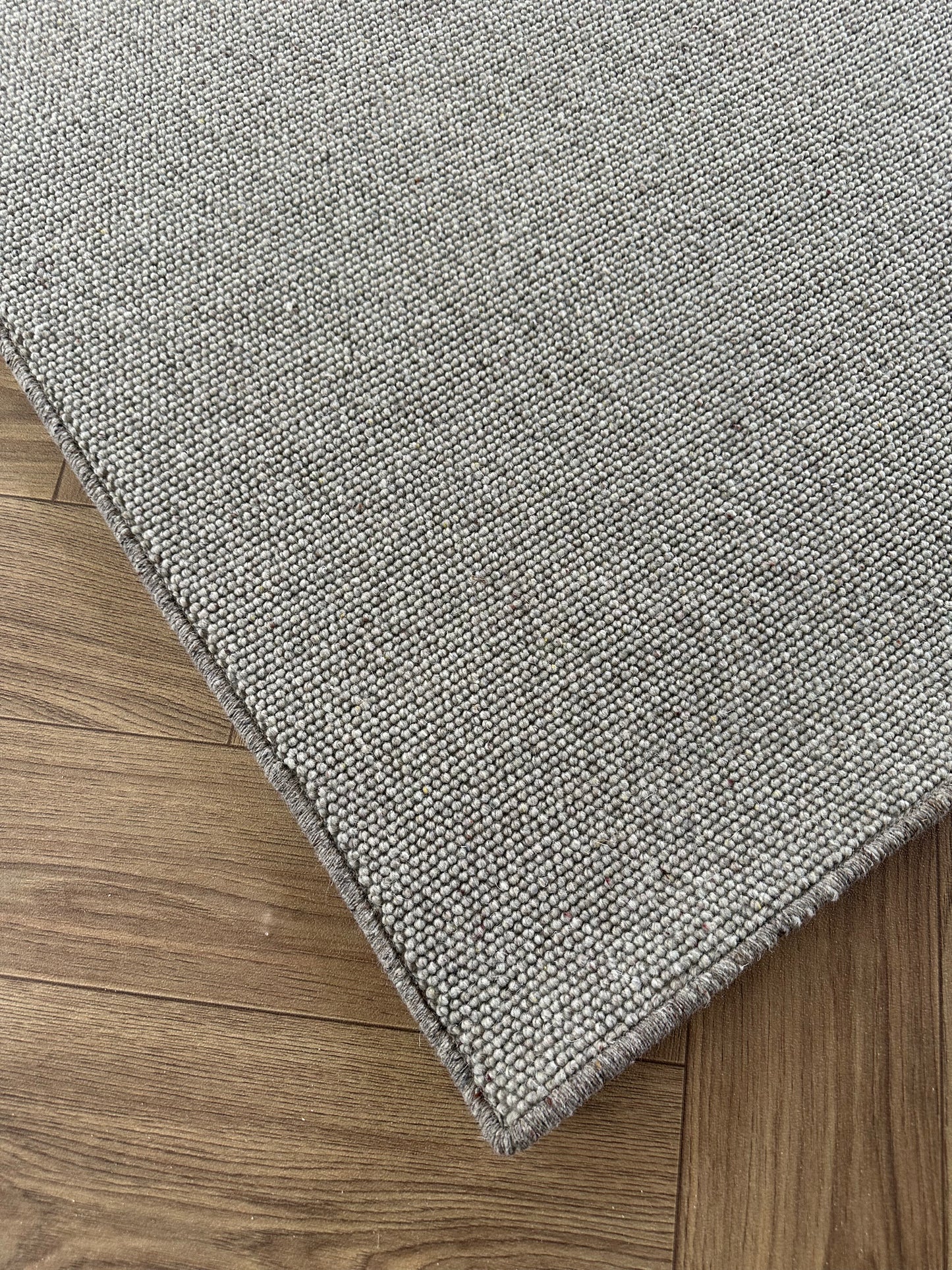 Pewter 100% wool small rug 114cm x 211cm