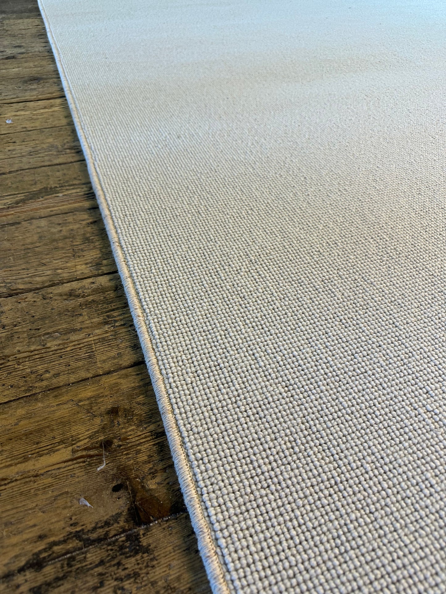 Perendale 100% wool rug 222cm x 300cm