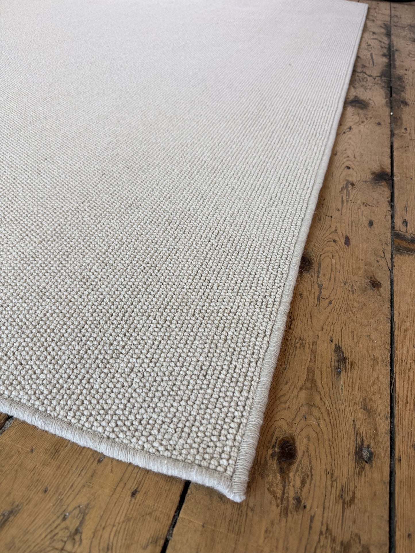 Royal view 100% wool rug 248cm x 368cm