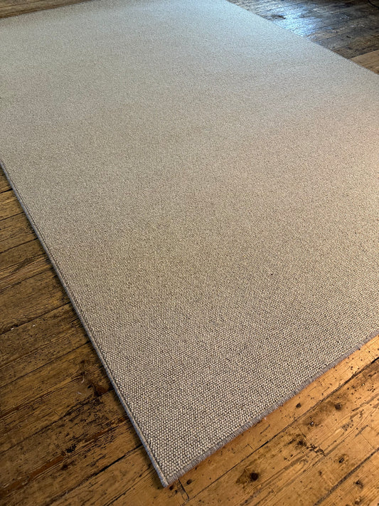 Mint Leaf 100% wool rug 224cm x 320cm