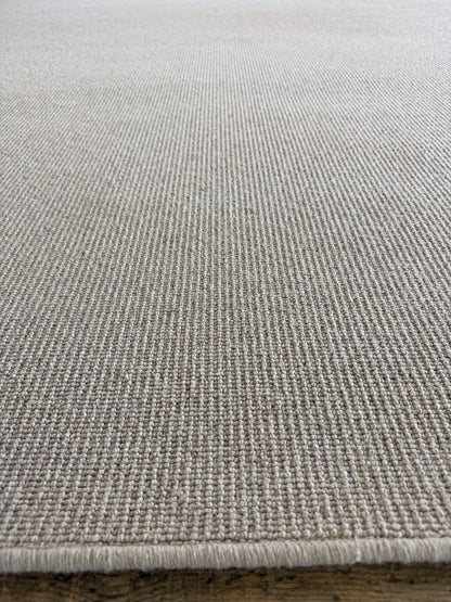 Hessian 100% wool rug 236cm x 328cm