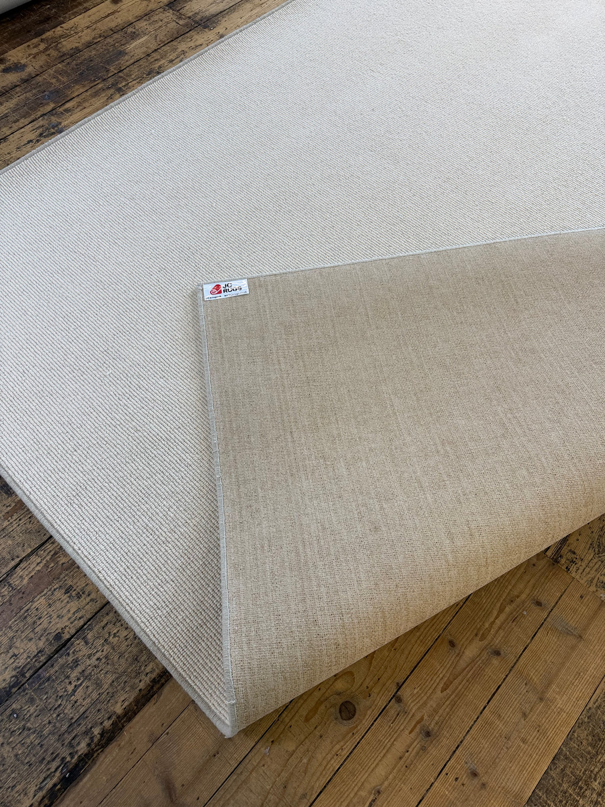 Tawny 100% wool rug 230cm x 230cm