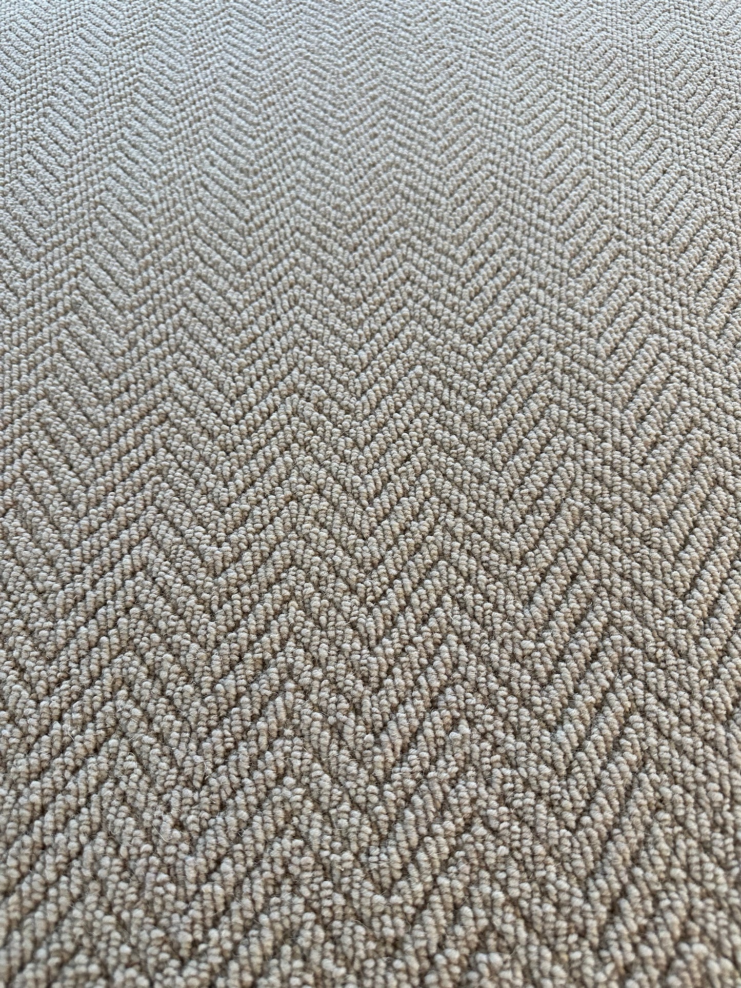 Herringbone 100% wool rug 190cm x 260cm