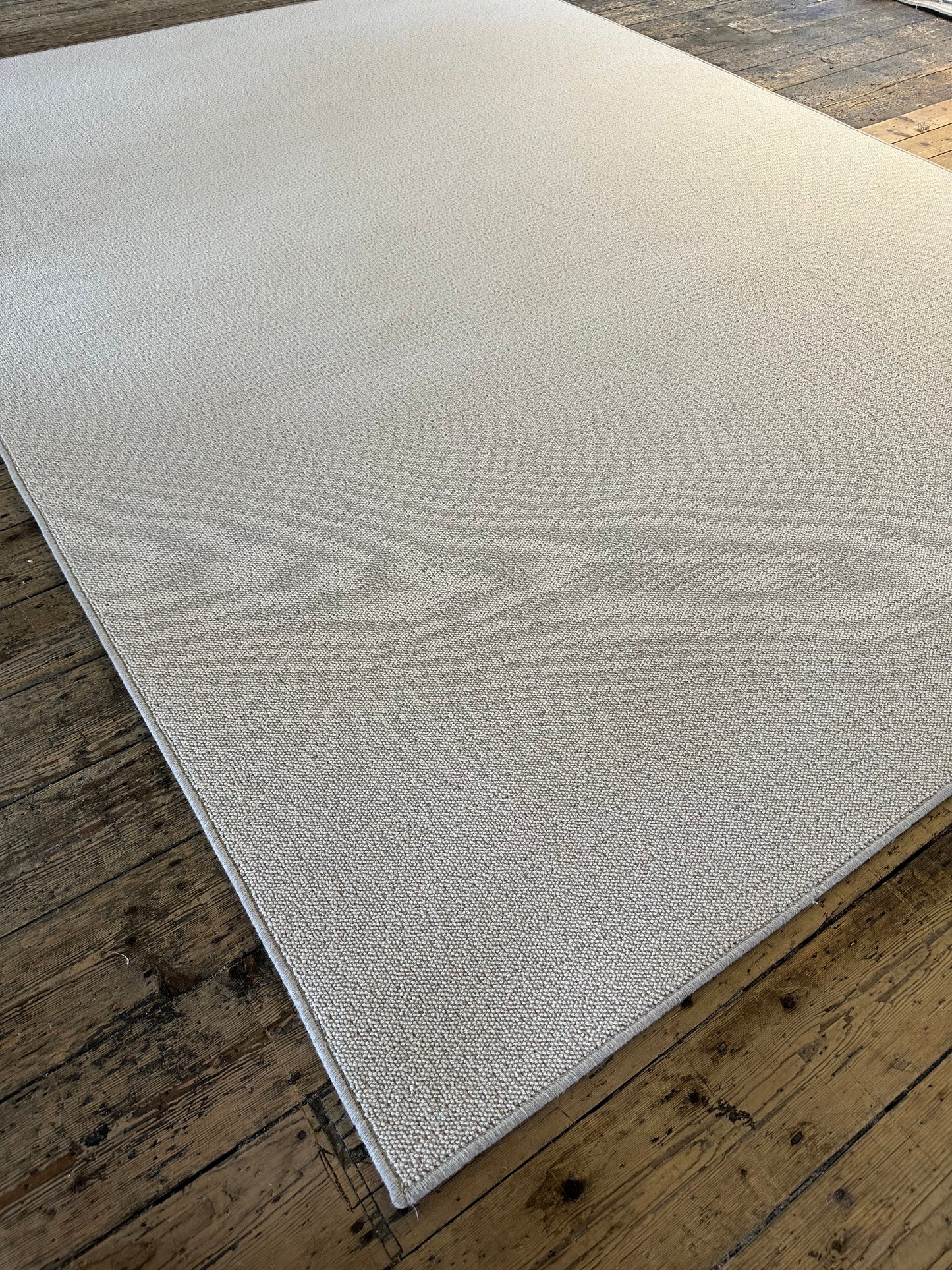 White Cream 100% wool rug 235cm x 325cm