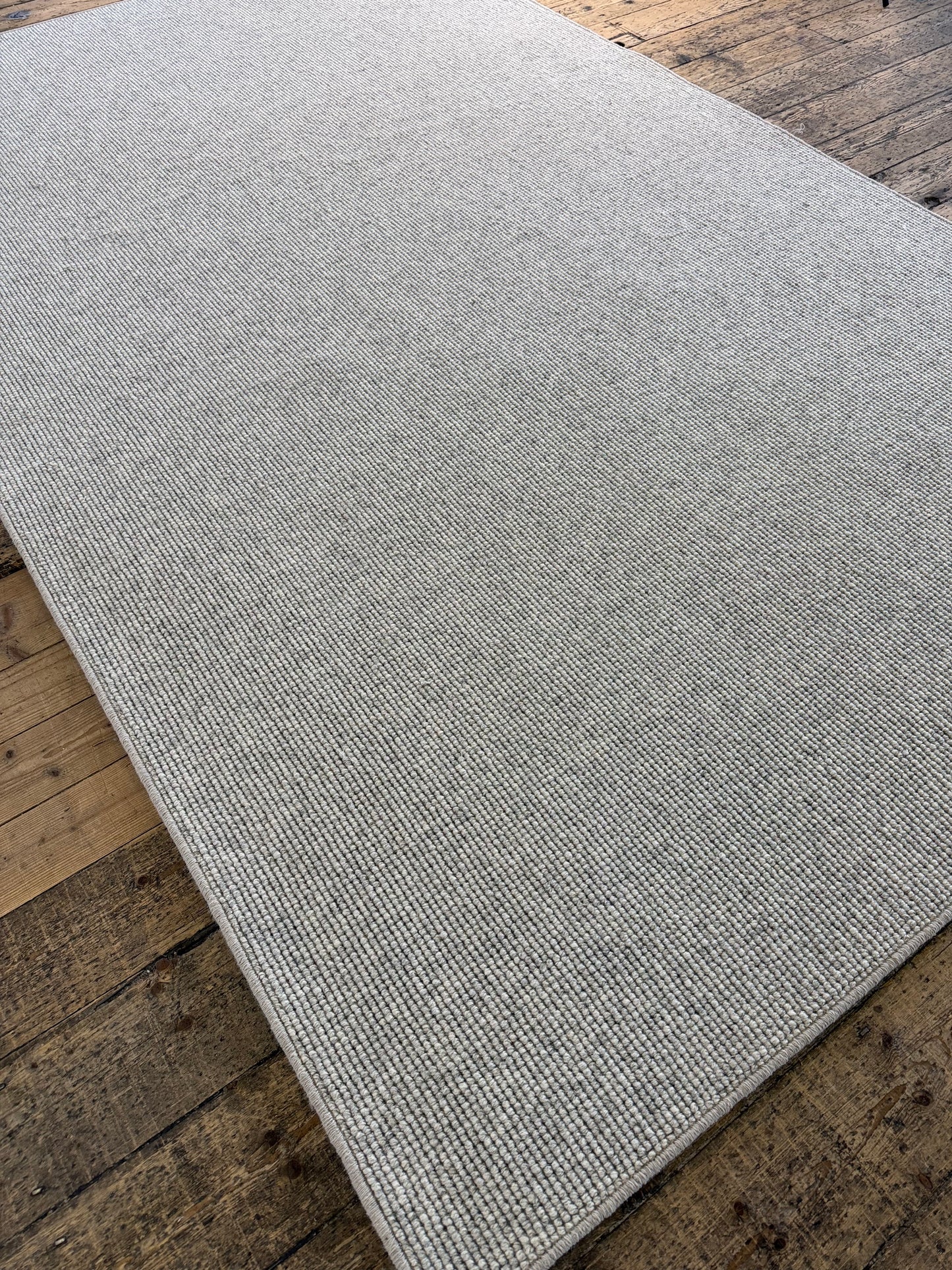 Lunar 100% wool rug 190cm x 313cm