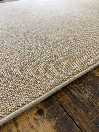 Wheaten 100% wool rug 200cm x 290cm