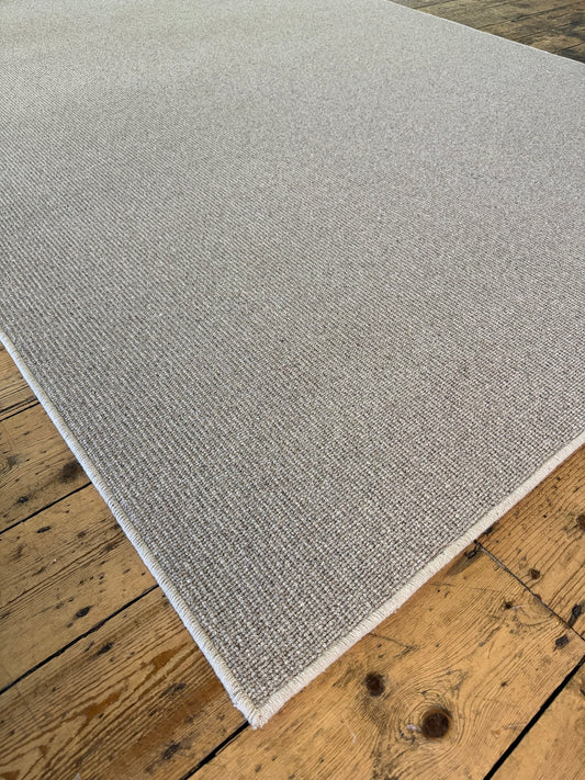 Flaxen 100% wool rug 200cm x 267cm