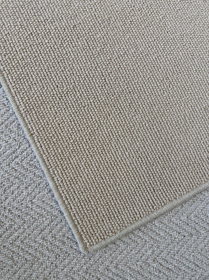 Royal 100% wool rug 160cm x 227cm