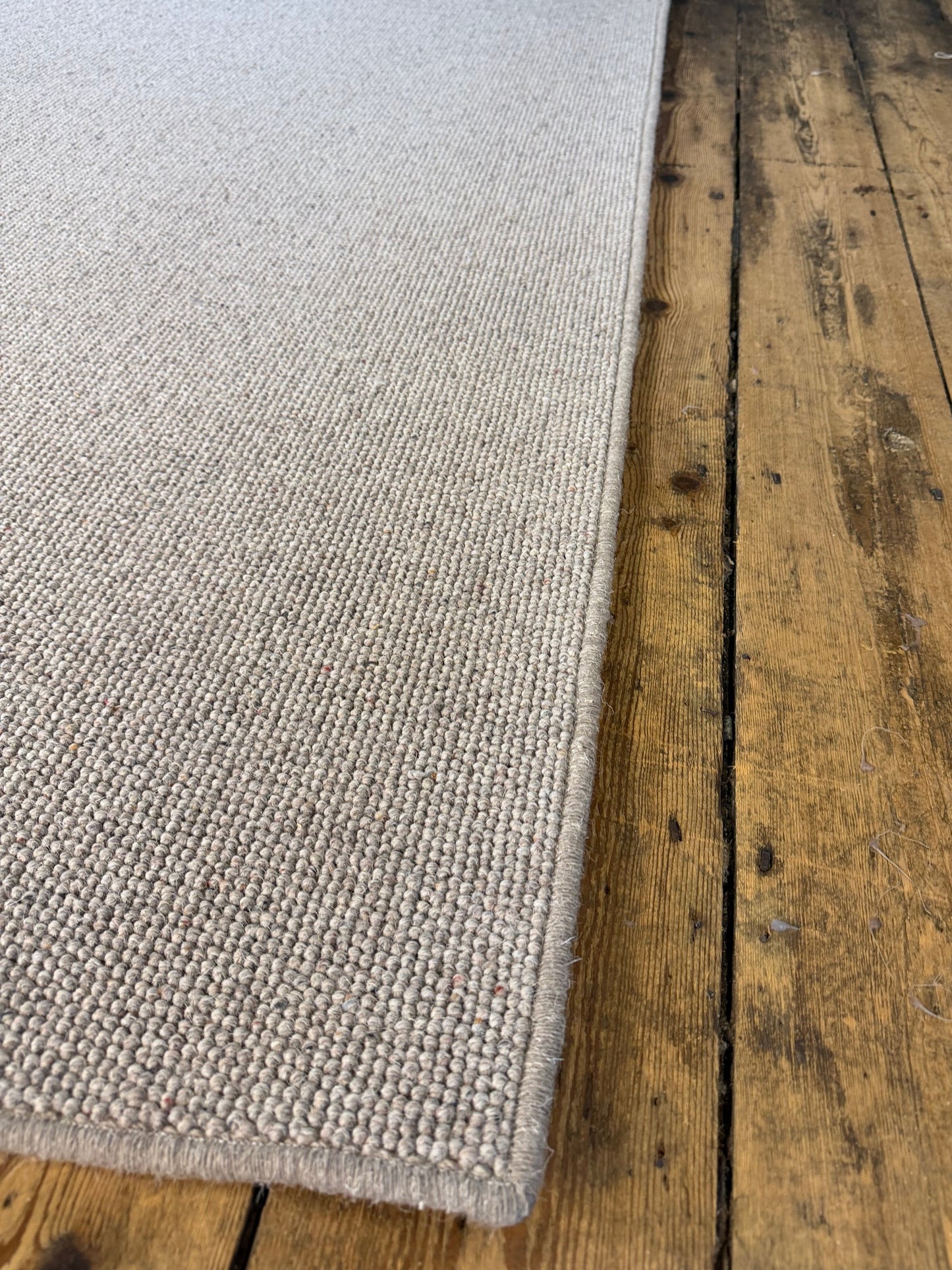 Dapper 100% wool rug 230cm x 330cm