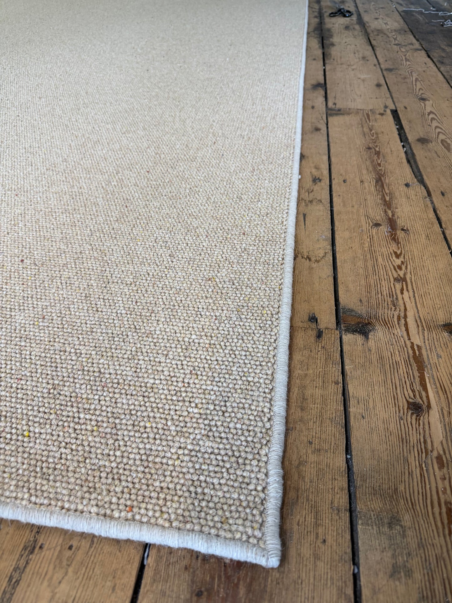 Wheaten 100% wool rug 280cm x 298cm