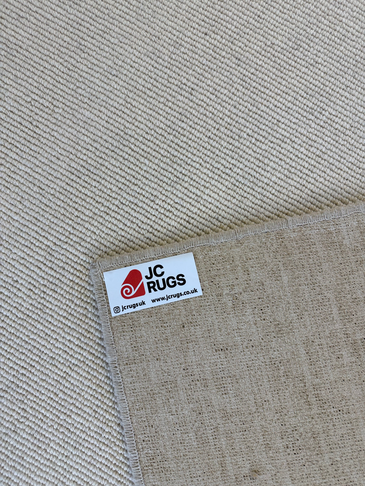 Tawny 100% wool rug 240cm x 340cm