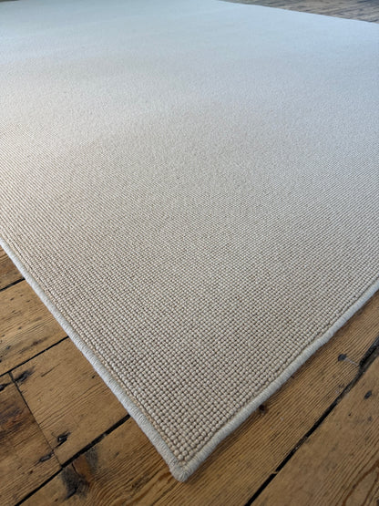 Montadale 100% wool rug 270cm x 400cm