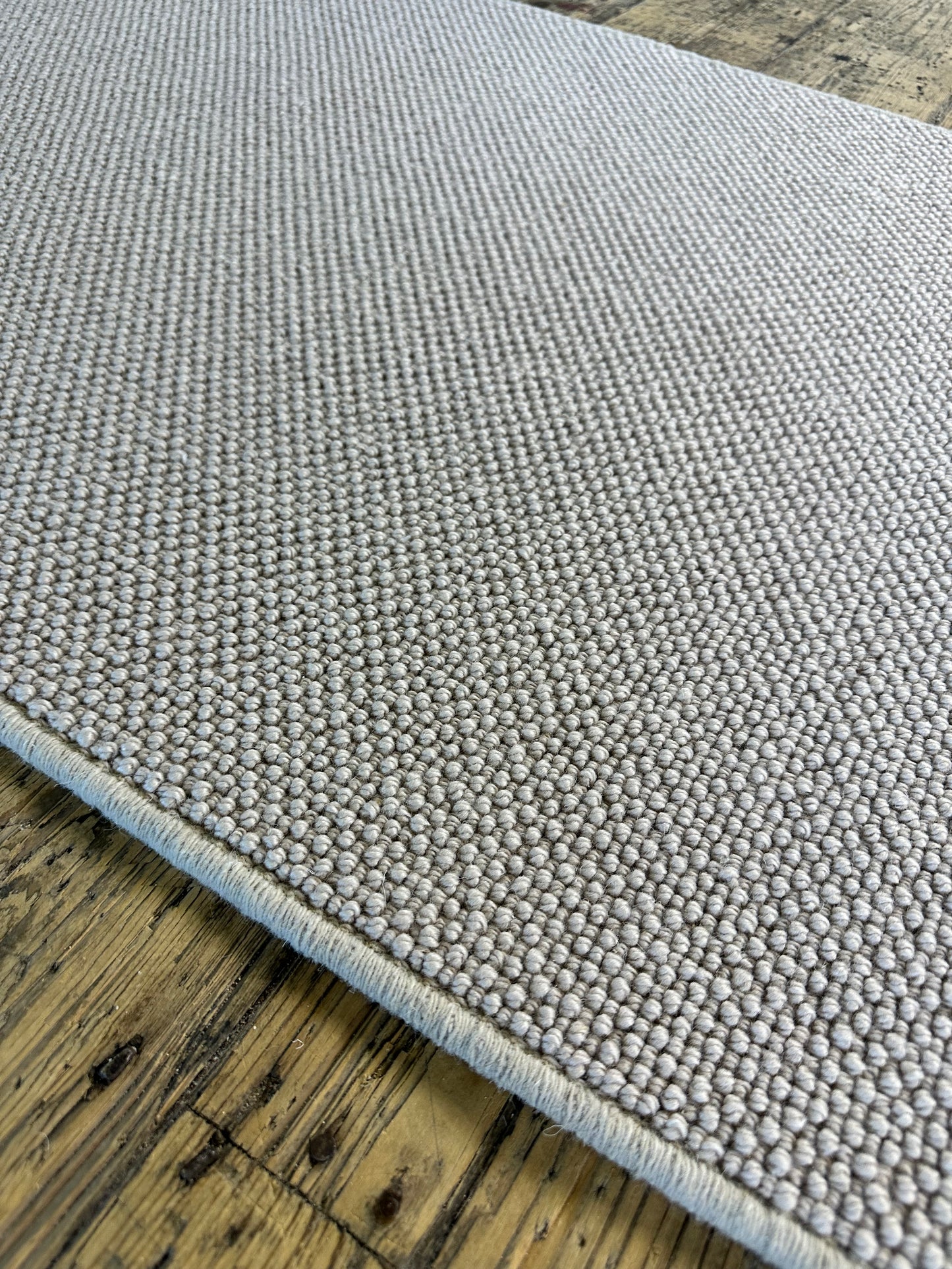 Cinereous 100% wool runner 83cm x 286cm