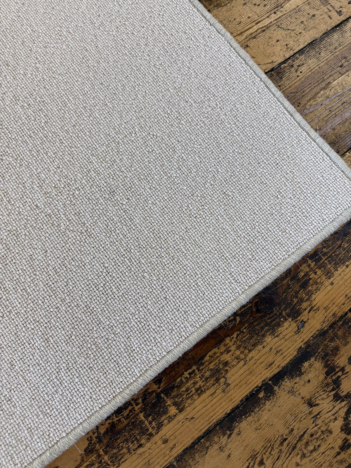 Flake 100% wool rug 215cm x 215cm