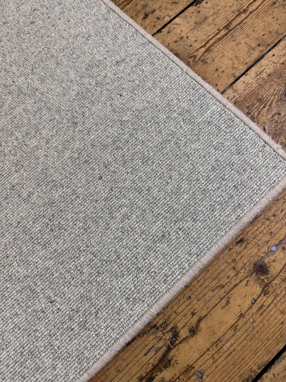 Bone 100% wool rug 265cm x 327cm