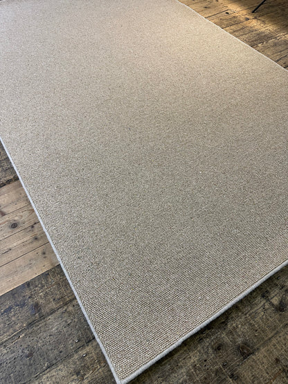 Warm oat 100% wool rug 190cm x 307cm