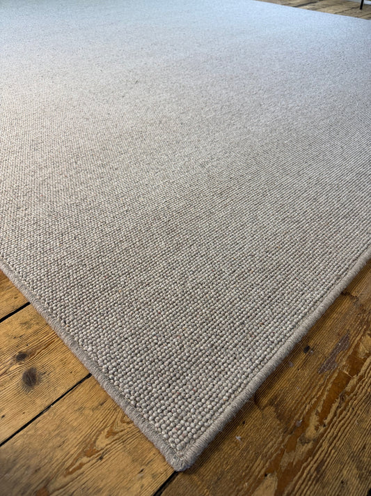 Dapper 100% wool rug 260cm x 360cm