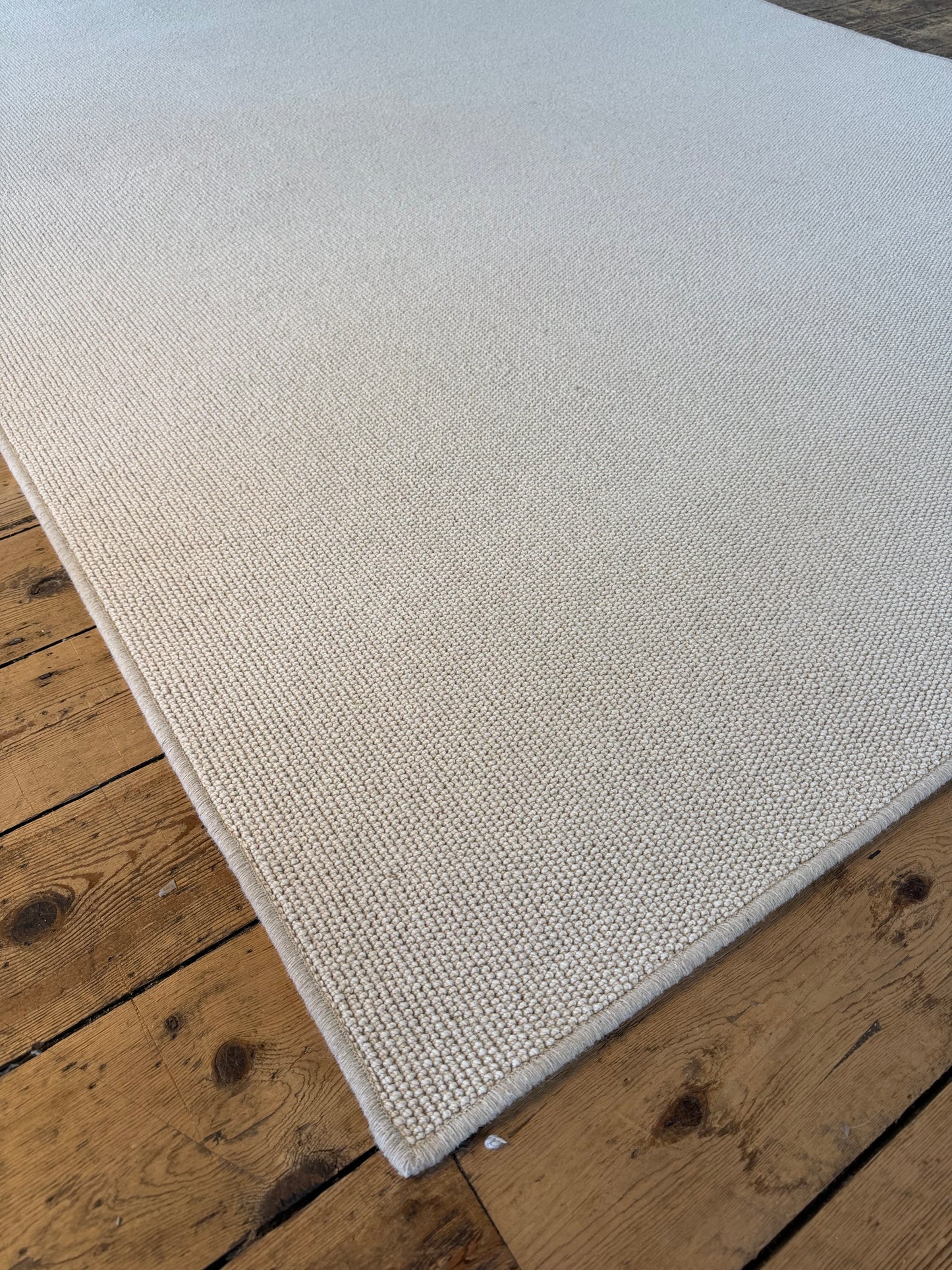 Royal view 100% wool rug 200cm x 300cm