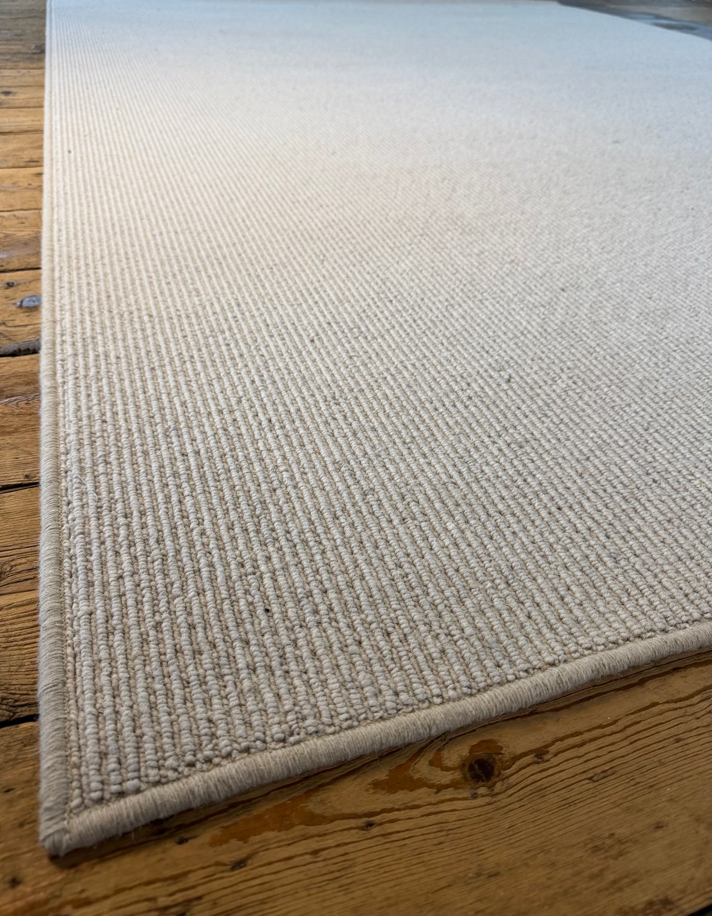 Aran 100% wool rug 200cm x 278cm