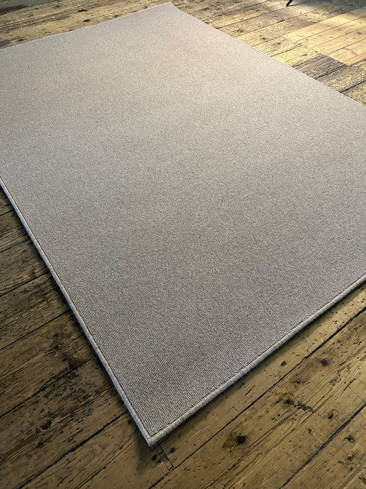 Fenwick 100% wool rug 160cm x 230cm