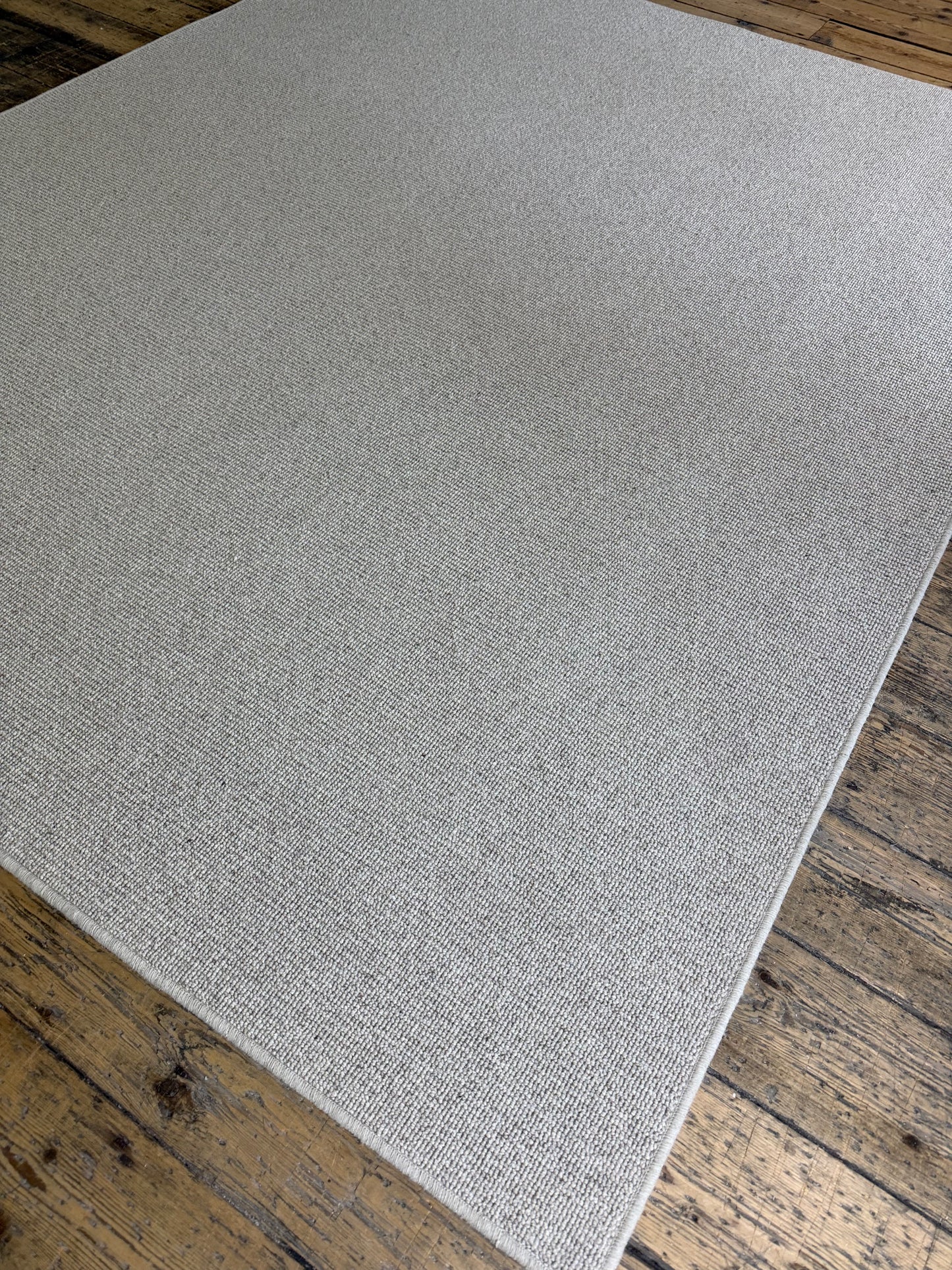 Hessian 100% wool rug 200cm x 250cm