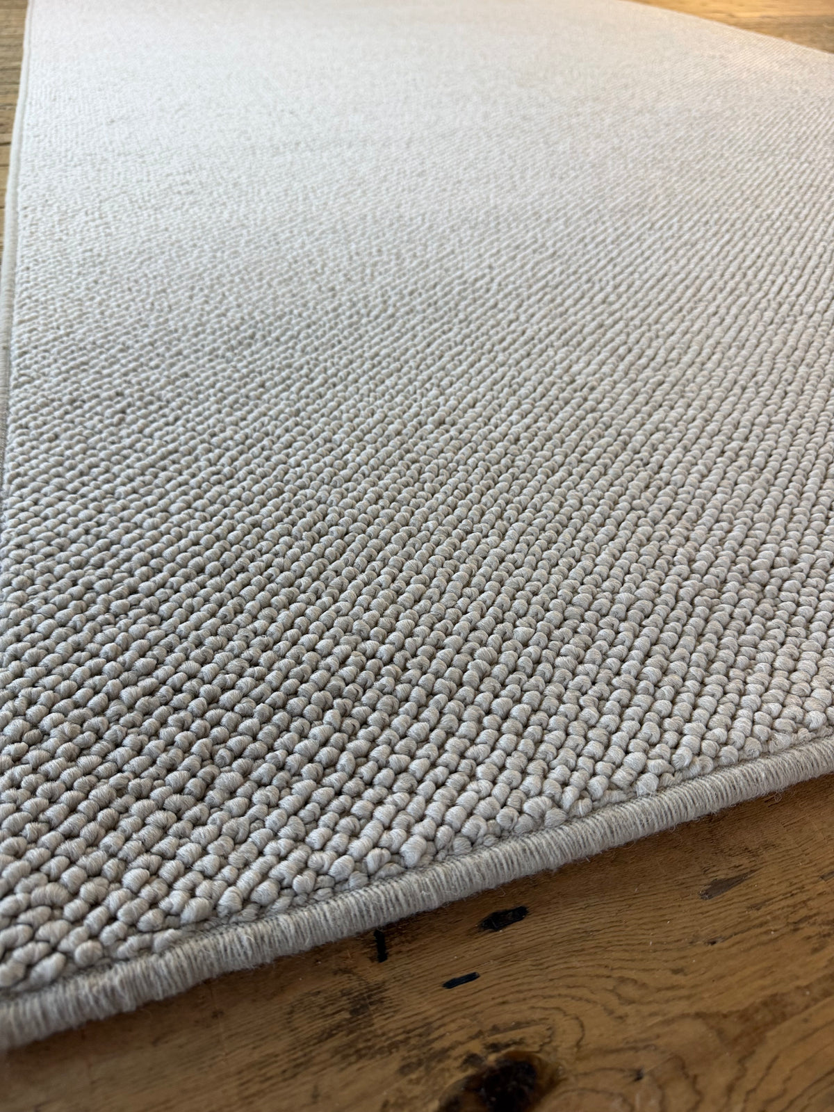 Grosvenor 100% polypropylene rug 160cm x 280cm