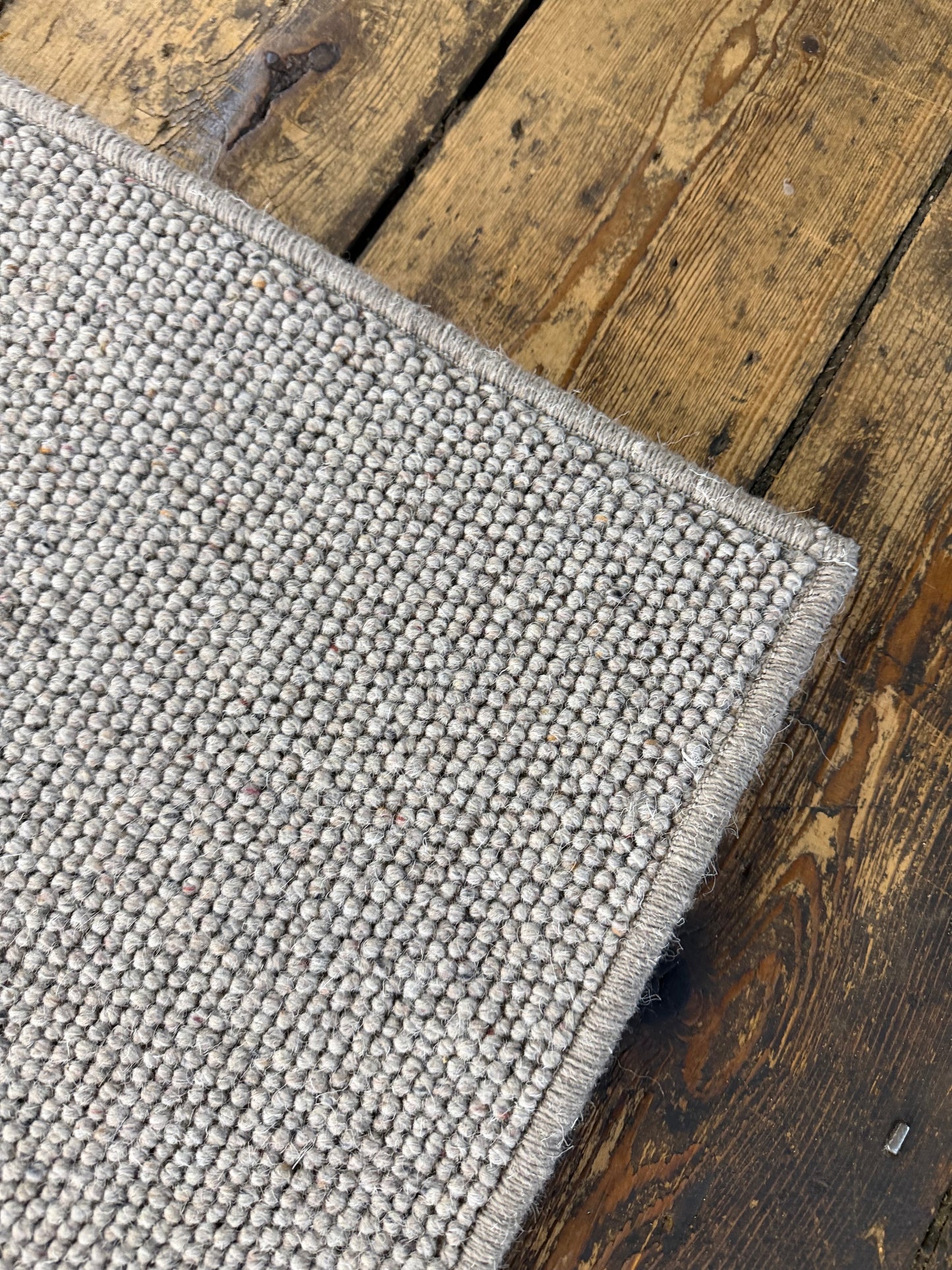 Dapper 100% wool rug 230cm x 330cm