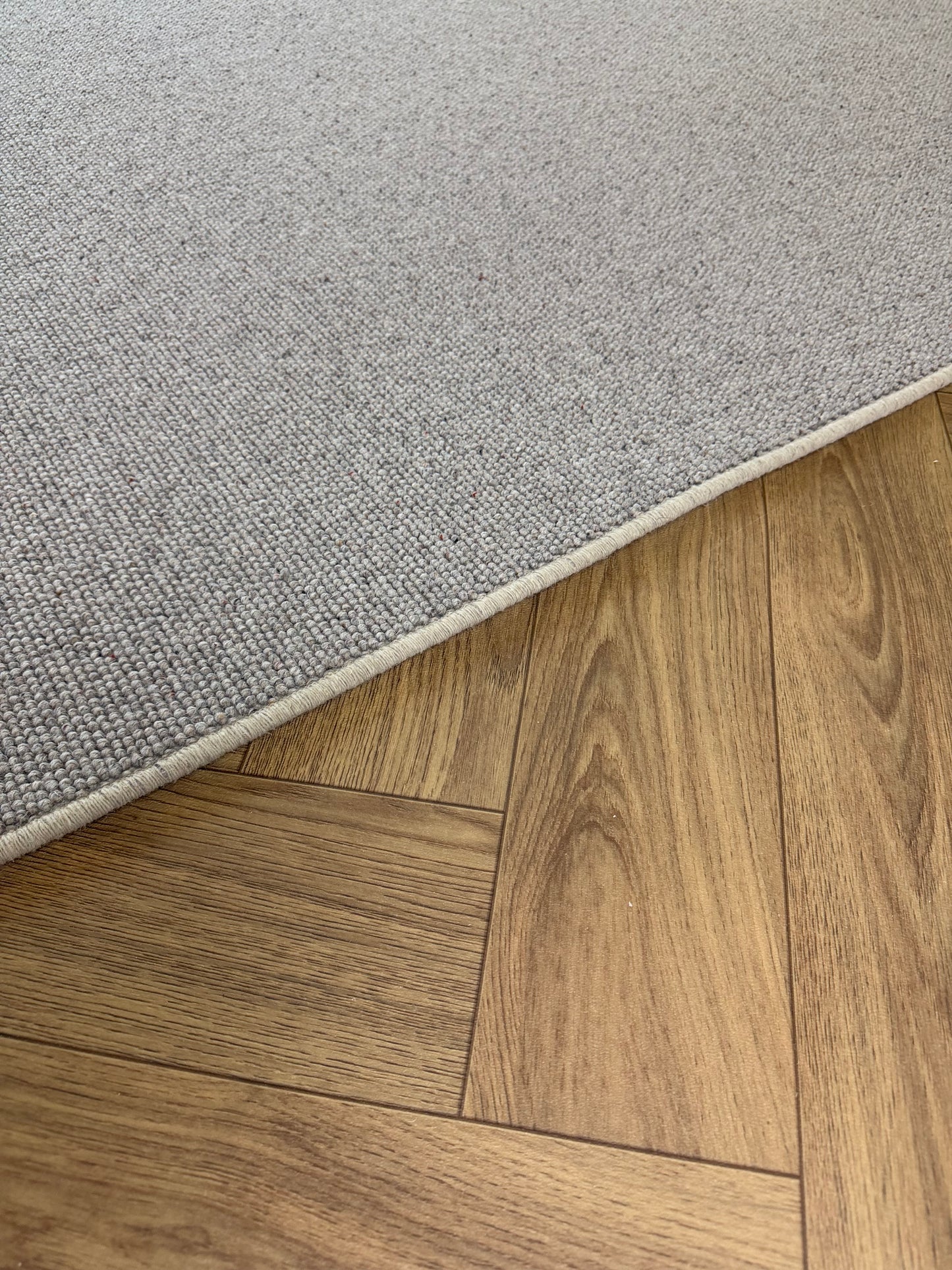 Dapple 100% wool rug 206cm x 305cm