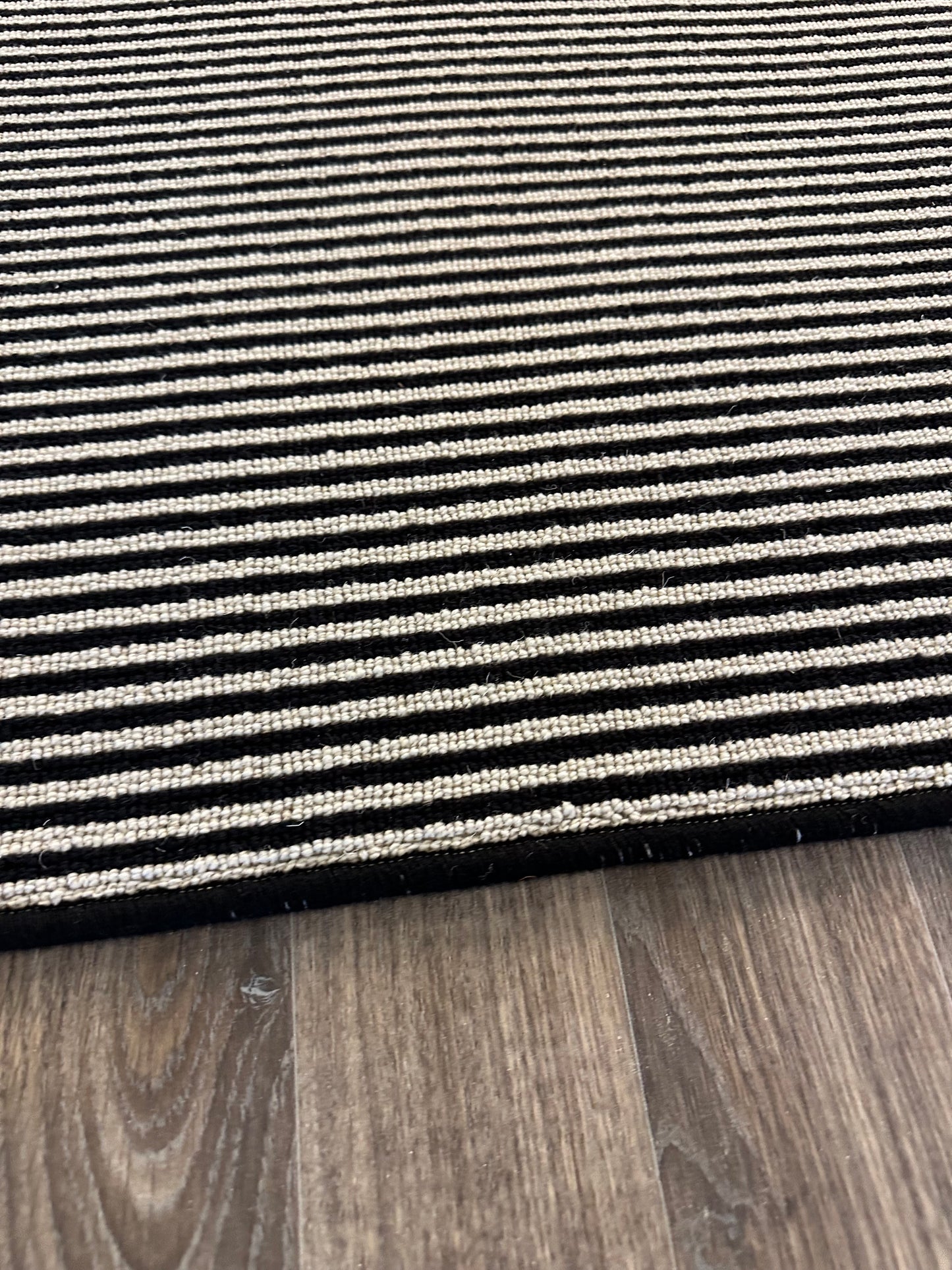 Oreo 100% wool rug 199cm x 235cm