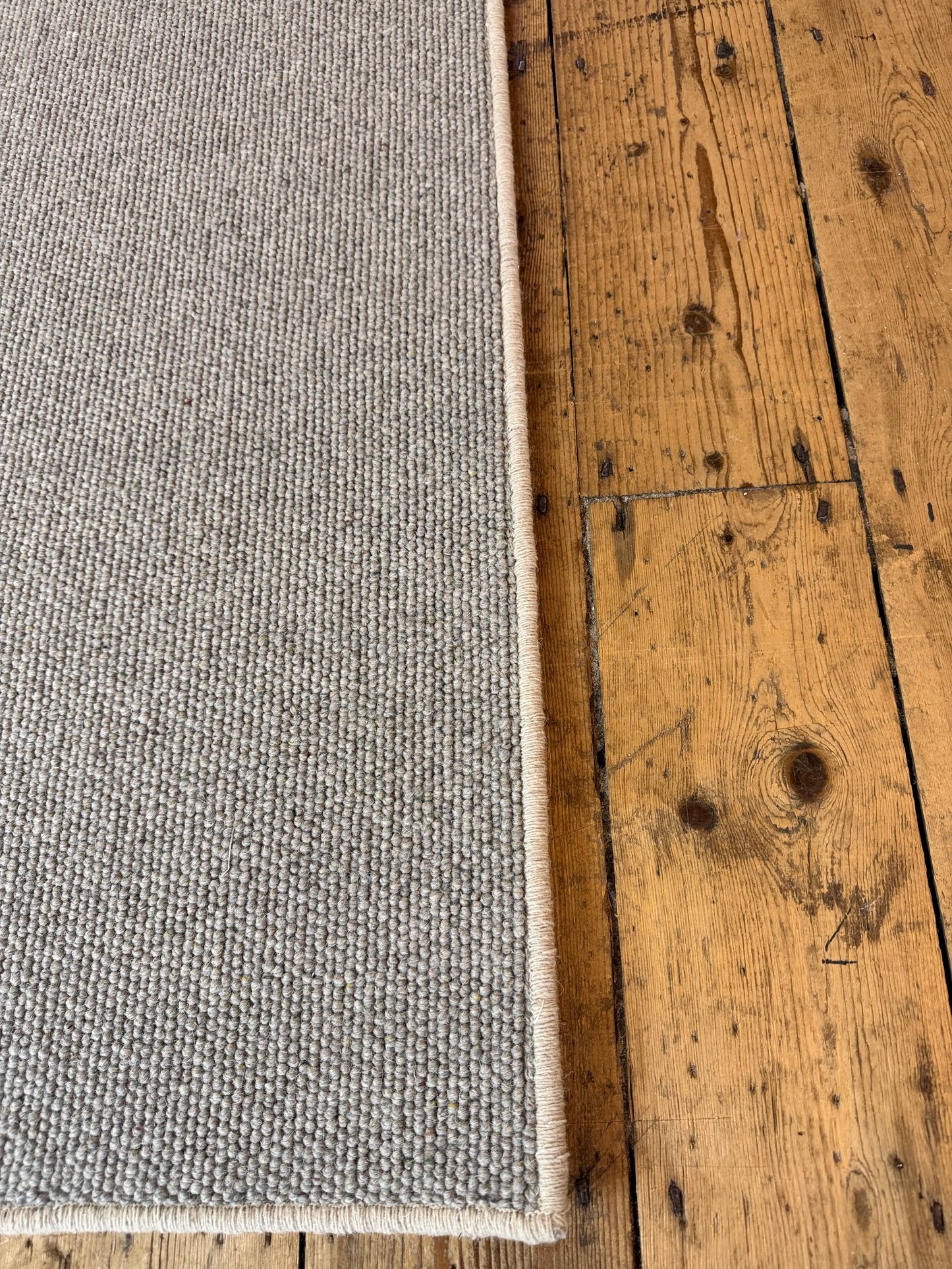 Pewter 100% wool rug 239cm x 273cm