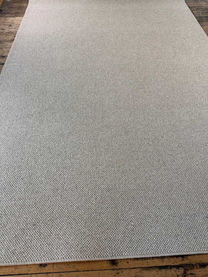 Lunar 100% wool rug 255cm x 368cm